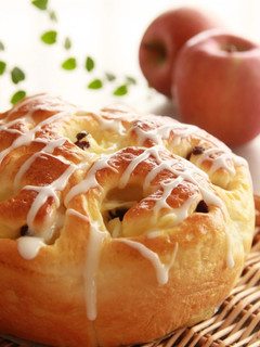 A picture of Apple Bread.
