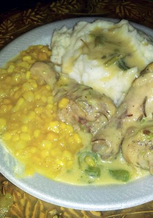 A picture of Southern Smothered Chicken.