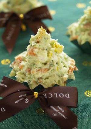 A picture of Creamy Christmas Tree Salad.