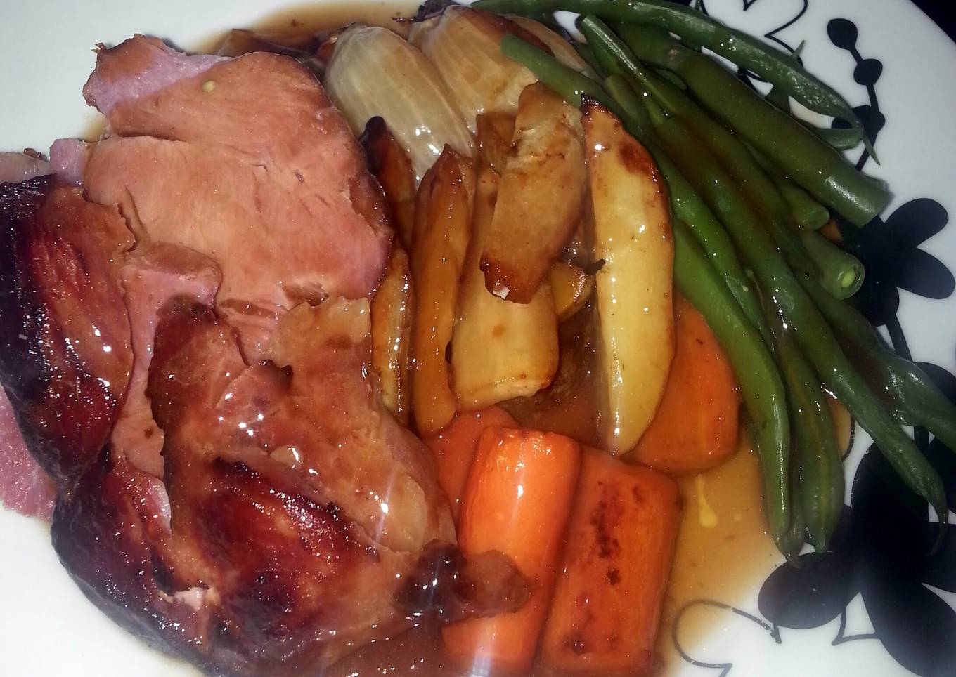 Honey and Mustard Glazed Ham with Roasted Veg and Gravy