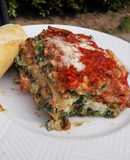 Lasaña mixta doble: carne y espinaca con bolognesa y bechamel