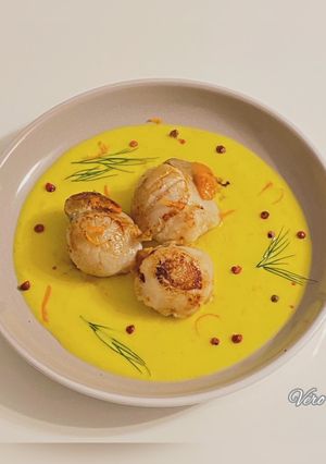 Une photo de Noix de St Jacques poêlées à la crème d’orange