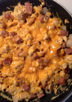 A picture of Polish Kielbasa & Eggs.