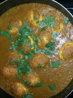 A picture of egg curry.
