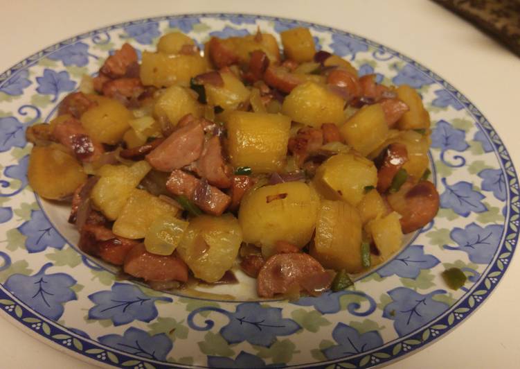 Easy Way to Prepare Tasty Spicy yucca with sausage.
