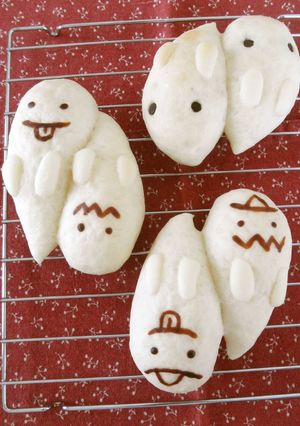 A picture of Halloween Twin Ghosts Bread.