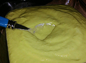 Una foto de HU3RAz♡ Salsa de Aguacate "Picosa" =)~