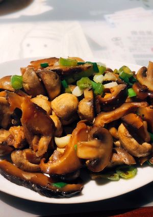 炒磨菇（五辛素） 的食譜成品照片