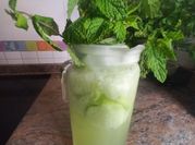 Una foto de agua fresca