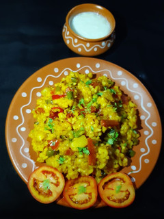 વેજીટેબલ ખીચડી (Veg khichdi recipe in gujrati) રેસીપી મુખ્ય ફોટો