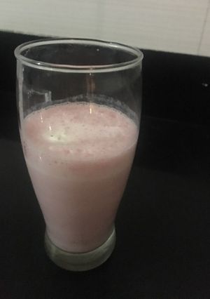 A picture of Strawberry milkshake.