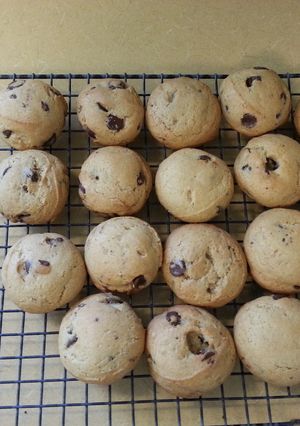 A picture of Chewy Chocolate Chip Cookies.