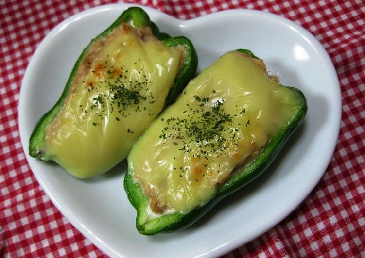 Recipe of Speedy An Easy Bento Side Dish: Canned Tuna and Green Bell Pepper Bake with Mayonnaise