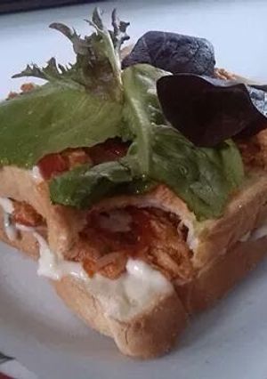 A picture of Spicy tuna sandwhich.