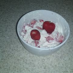 A picture of Quick strawberry cream cheese.