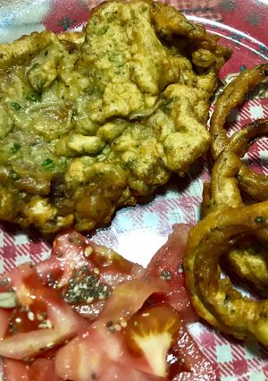 Una foto de Escalope o Marineras con Aros de Cebolla
