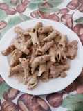 Garganelli al prezzemolo con funghi secchi