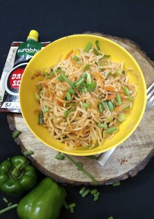 A picture of Veg.schezwan noodles.