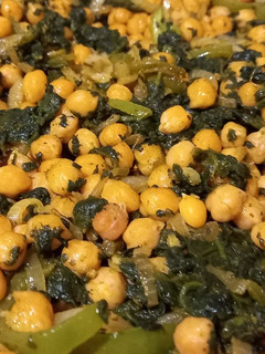 Una foto de Garbanzos con espinaca