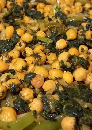 Una foto de Garbanzos con espinaca