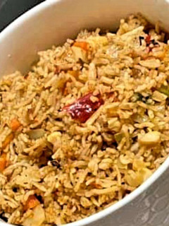 चाईनीज फ्राइड राइस Chinese Fried Rice Recipe in Hindi) रेसिपी मुख्य फोटो