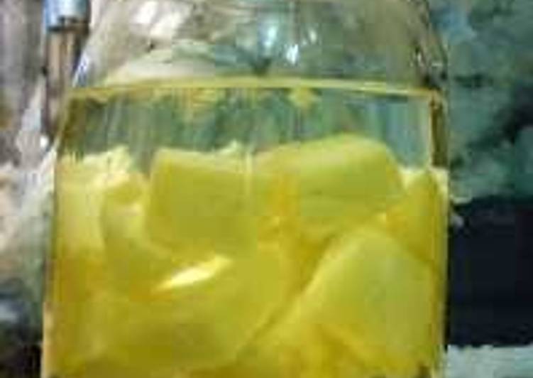 How to Prepare Quick Scent of the Tropics Pineapple Liqueur