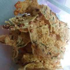 Peyek kacang dan udang rebon রেসিপির প্রধান ছবি