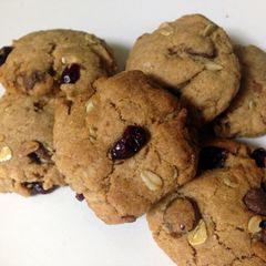 A picture of Amy's Healthy Carob Chip Cookies.