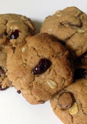 A picture of Amy's Healthy Carob Chip Cookies.