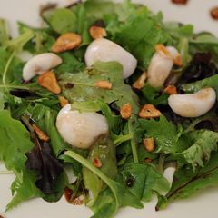 A picture of Tropical Crispy Garlic Salad.