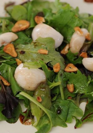 A picture of Tropical Crispy Garlic Salad.
