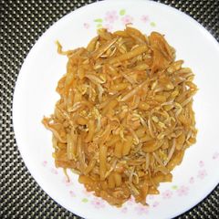 Silver Needle Noodle / Loh See Fun A picture of Silver Needle Noodle / Loh See Fun.