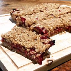 A picture of Strawberry & Oat Bars.