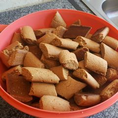 A picture of Ginger  cakes.