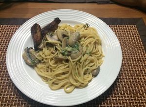 Una foto de Spaguetti Fungi Creme il Olio