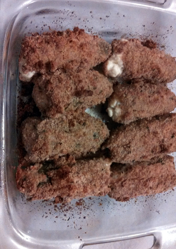 A picture of Jalapeño Poppers with cream cheese.