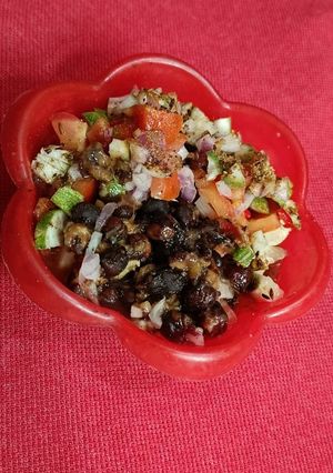 A picture of Spicy Black Chickpea Salad.