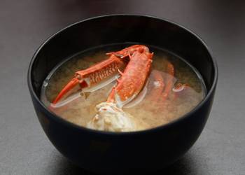 How to Prepare Tasty Blue Crab Miso Soup