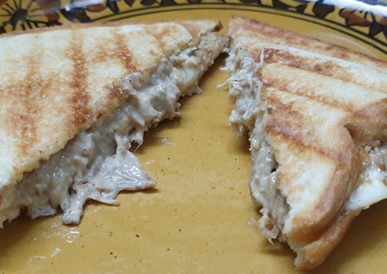 Chicken and cheese grilled sandwich