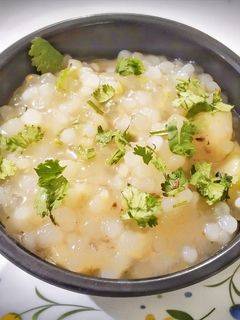 साबूदाना खिचड़ी (Sabudana khichdi recipe in hindi) रेसिपी मुख्य फोटो