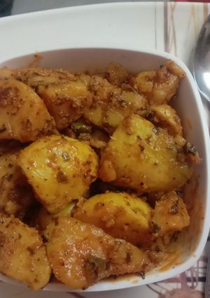 सूखे आलू (Sukhe aloo recipe in Hindi) रेसिपी मुख्य फोटो