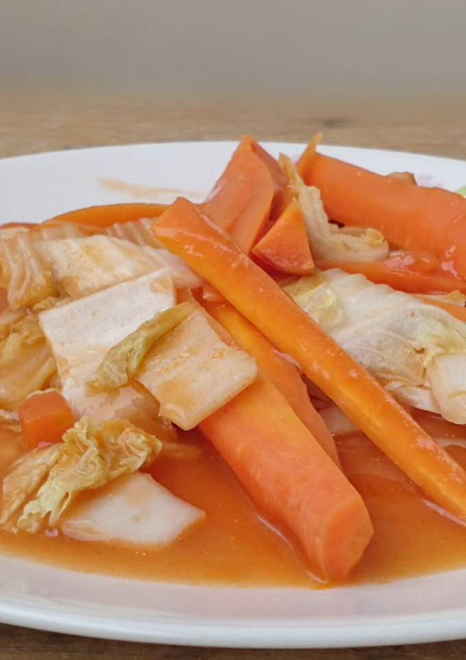 A picture of Cabbage And Carrot Soup.
