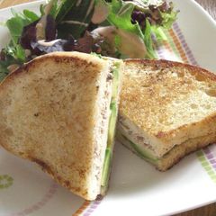 A picture of Tuna Melt.
