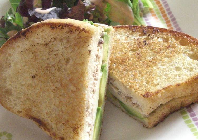 Steps to Make Super Quick Homemade Tuna Melt