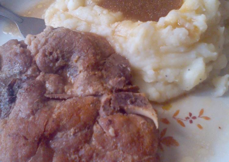 Crockpot pork chops with brown gravy