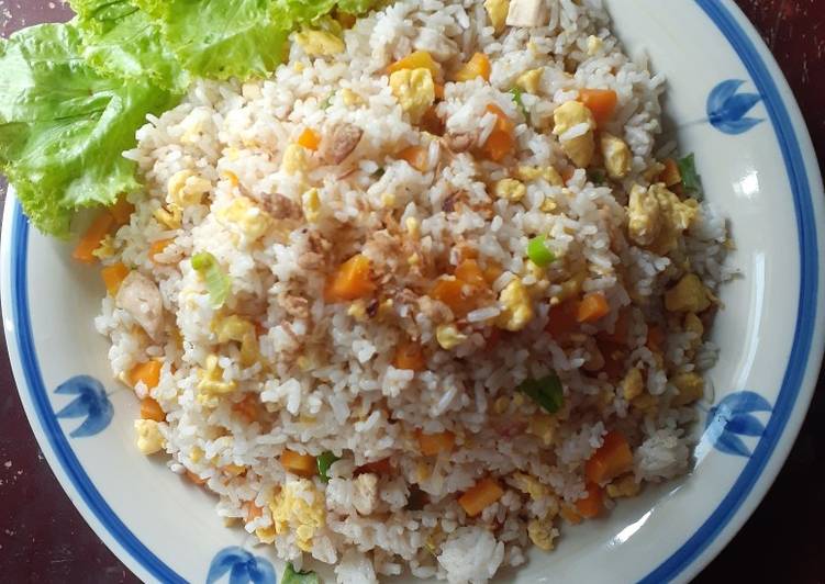 Langkah Mudah untuk Menyiapkan Nasi goreng hongkong yang Bisa Manjain Lidah