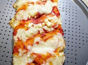 Una foto de Calzone de pollo con pico de gallo