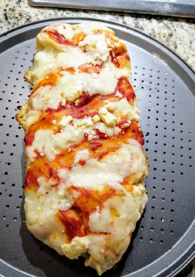 Una foto de Calzone de pollo con pico de gallo