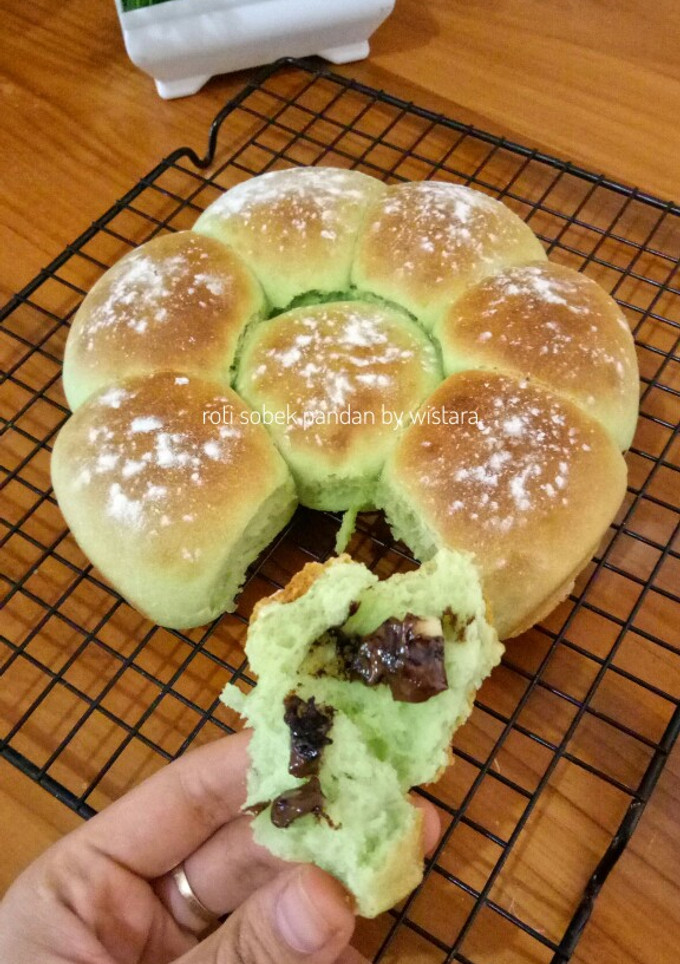 Foto resep Roti Sobek Pandan Tanpa Ulen / Autolisis