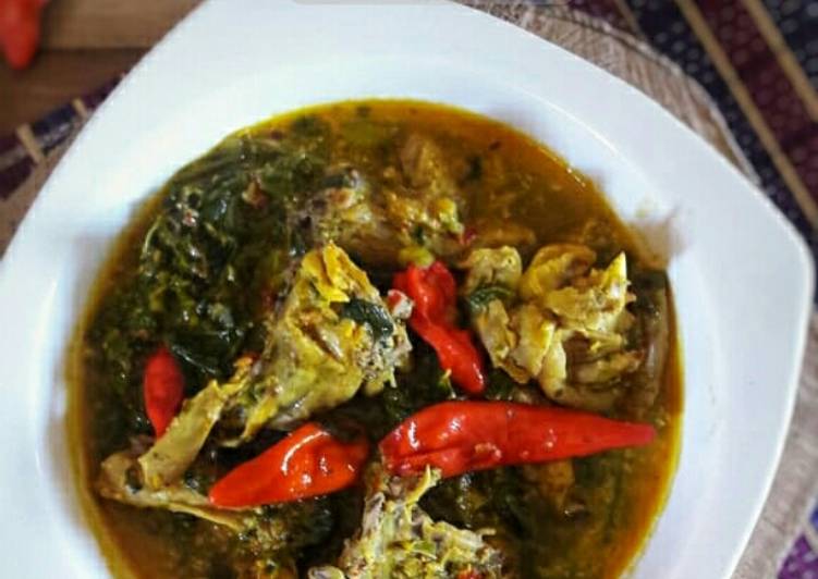 Gulai Balungan Ayam &amp; Daun Singkong